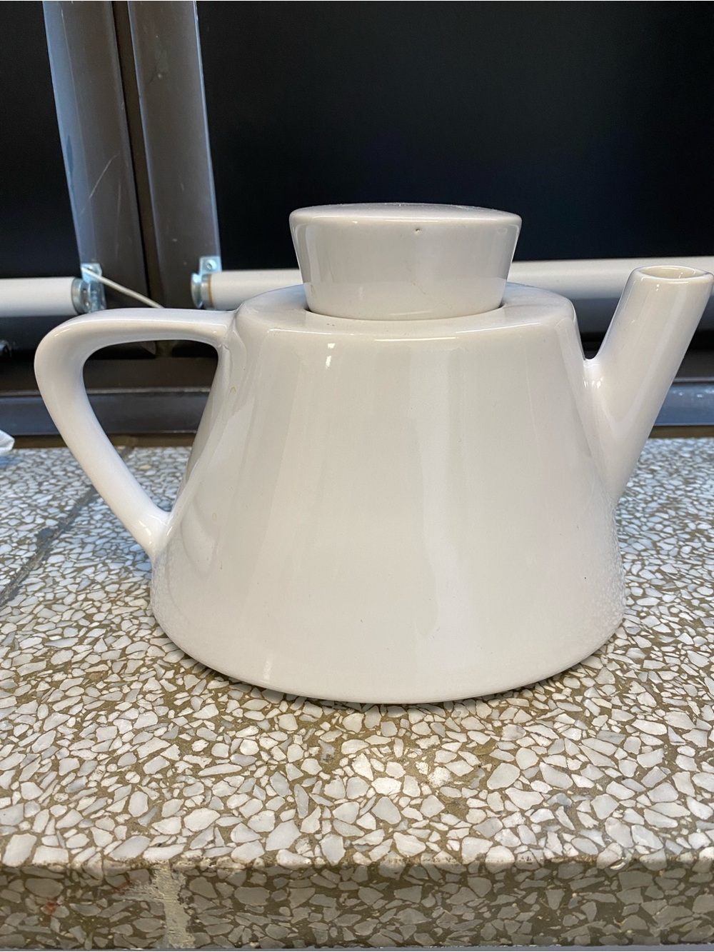 IKEA Varma 90’s White Ceramic Teapot with Lid -  Mint Condition! 1.5L - Picture 5 of 16